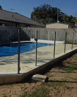 GLASS POOL FENCING